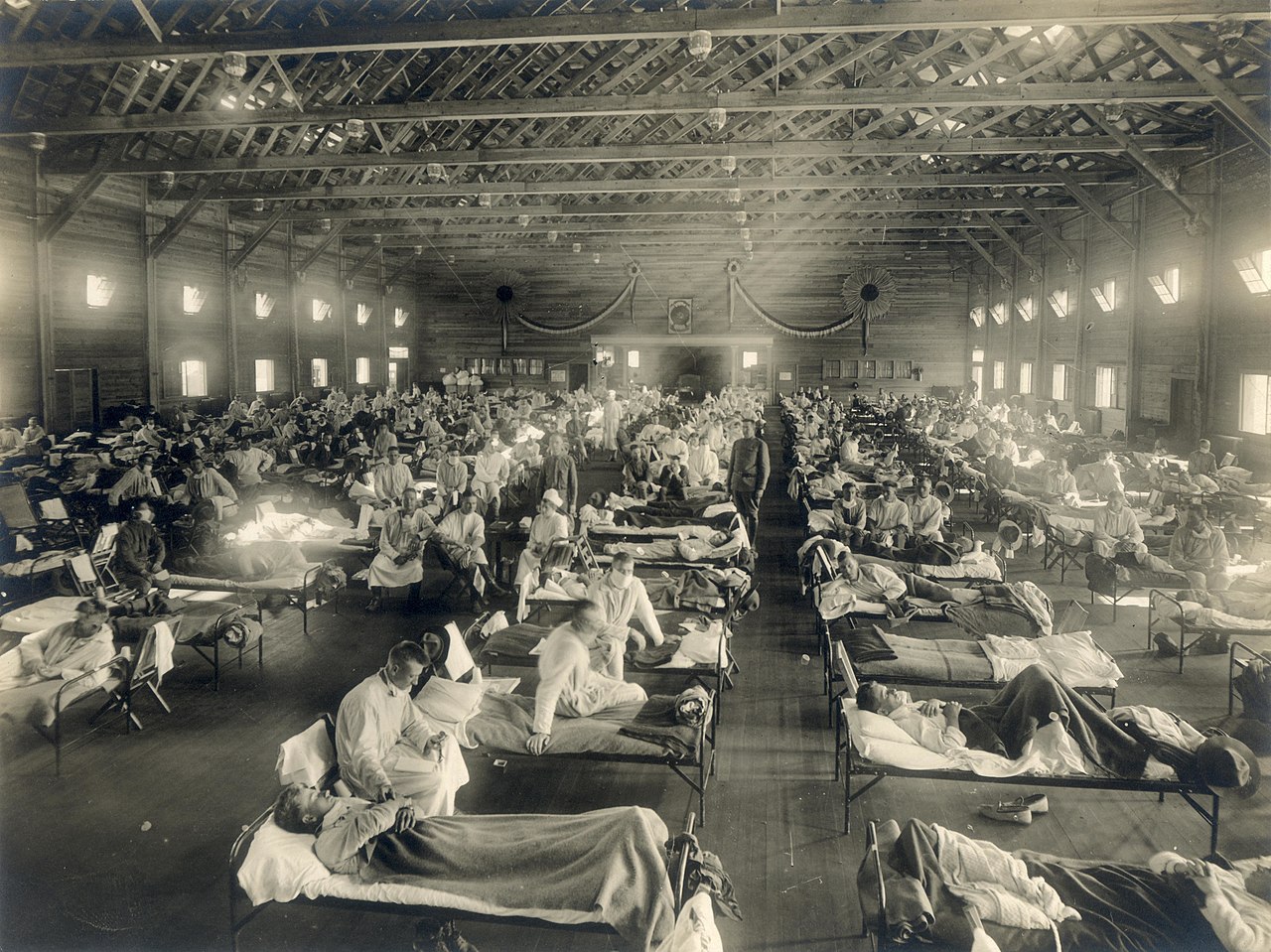 1918년 세계적으로 유행했던 스페인 독감(이미지 출처: 위키피디아)