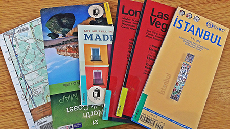 여행전문도서관 현대카드트래블라이브러리에서 볼 수 있는 세계 각국의 역사, 여행 관련 서적2
