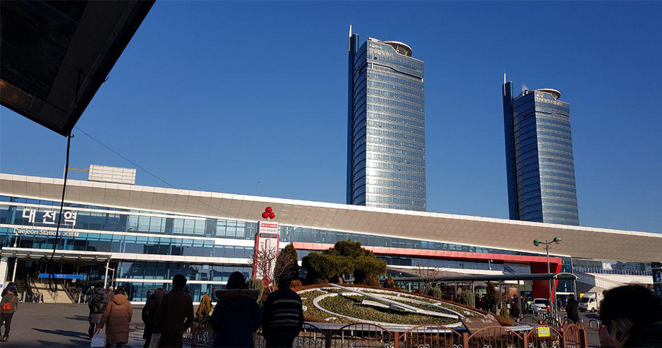 사진1) 대전역 광장 정면