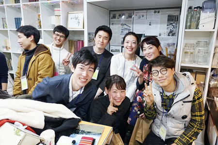 한일교류파티를 통해 소통하는 한국인과 일본인