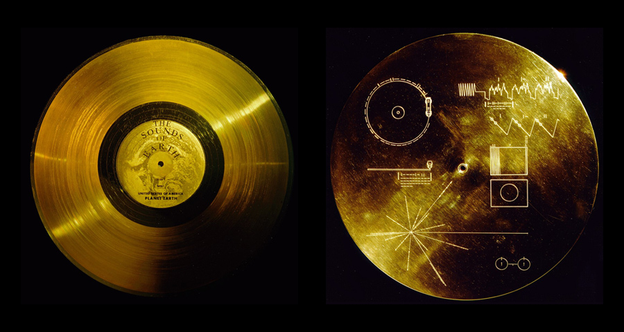 보이저 1, 2호에 실린 디스크 ‘Golden Disk' 앞, 뒷모습 (이미지 출처: 위키백과)