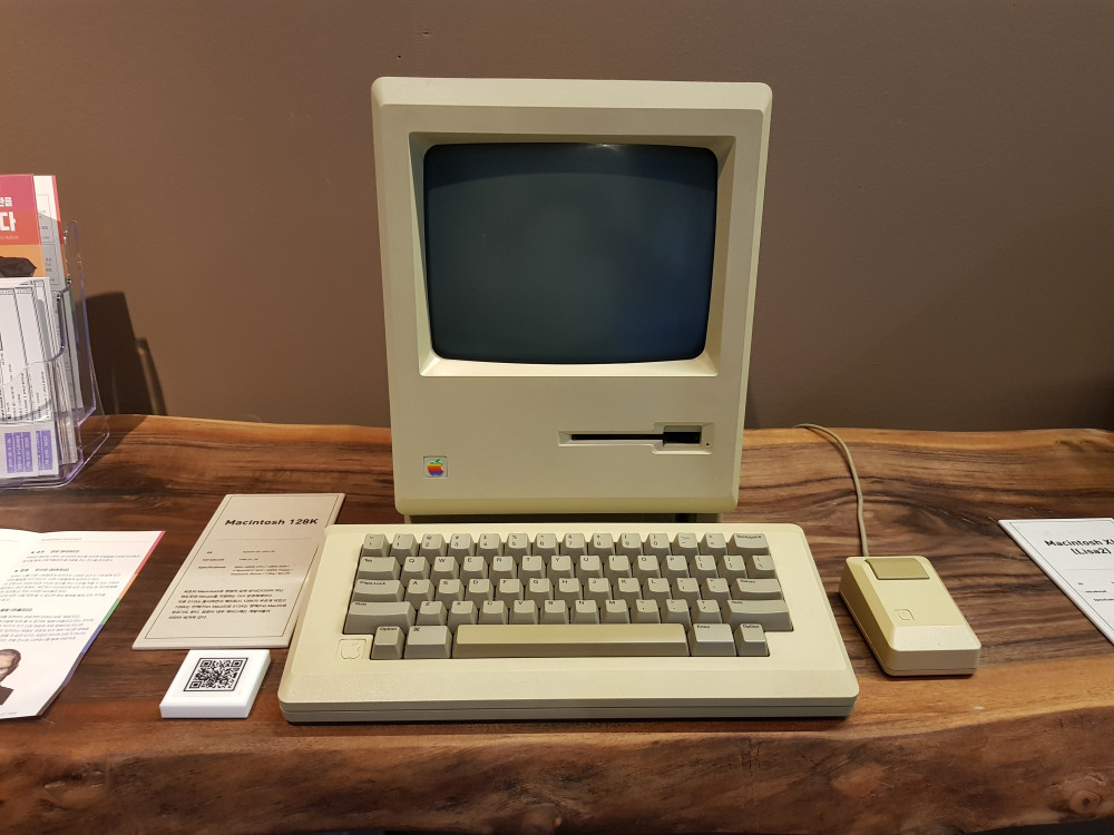 애플의 최초 퍼스널컴퓨터 128K