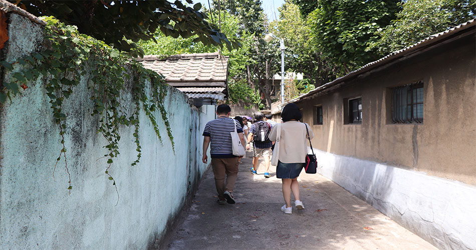 소제동 골목길:어린 시절로 돌아간 듯한 기분이 든다. 이젠 이런 골목 찾기도 쉽지 않은 곳이 되었다. 