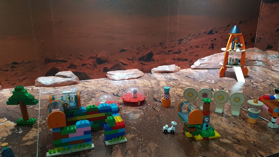 화성의 인간 주거지 건설 체험 