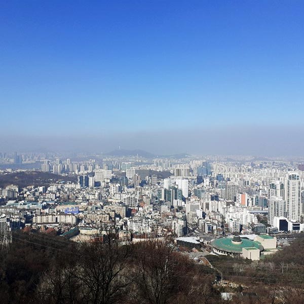 우면산 정상에서 내려다본 서울 시내 