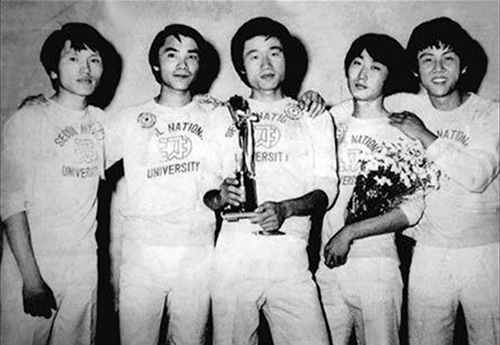 1977년에 열린 제1회 대학가요제 대상 수상작, 〈나 어떡해〉를 부른 샌드페블스 모습 (이미지 출처: 문화일보)